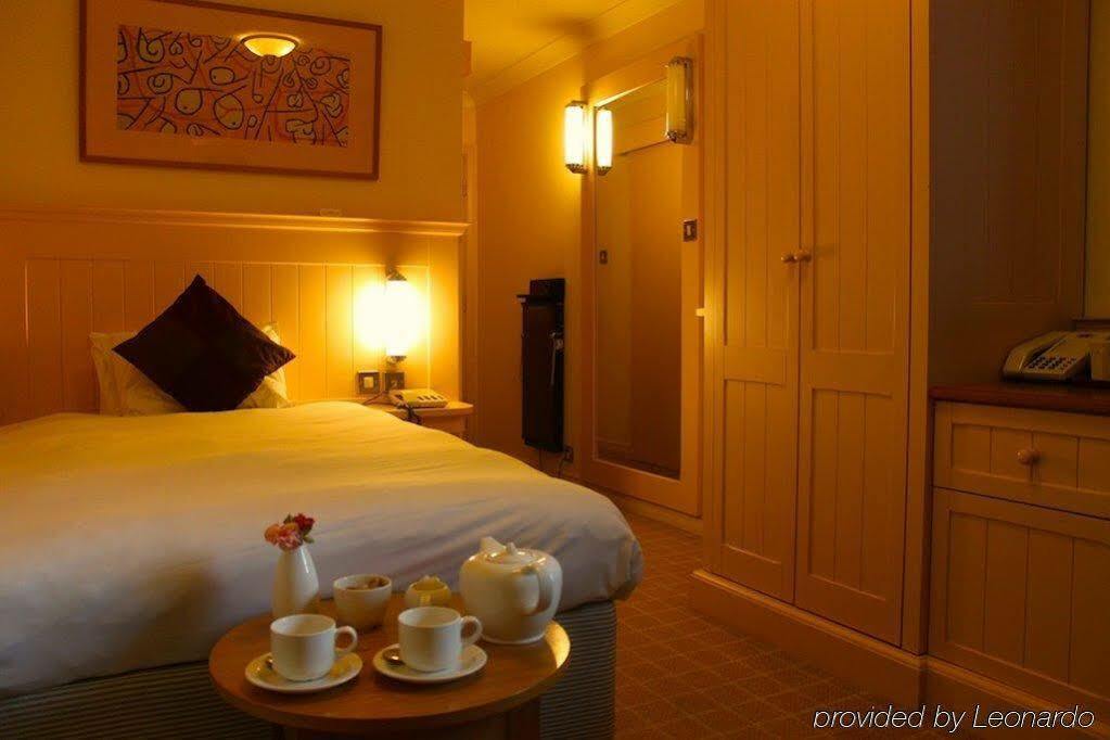 Waterloo Hotel Crowthorne Szoba fotó